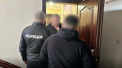 Викрили директора оборонного підприємства, якому підлеглі ремонтували у робочий час квартиру