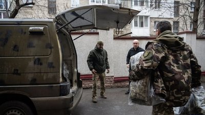 Тернопіль підготував для наших захисників та захисниць нові індивідуальні сезонні аптечки, - Сергій Надал