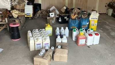 Клей, вода і барвники: ділки "виготовляли" засоби для захисту рослин відомого бренду