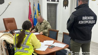Будуть судити командира і чотирьох військових, котрі будували йому хату