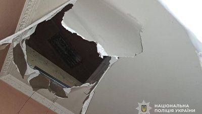 Проламав стелю і виніс два телевізори: винахідливого злодія спіймали на Тернопільщині