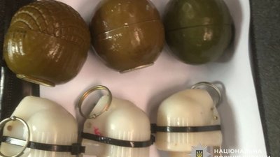 Переселенець з Луганщини торгував гранатами на Тернопільщині: встиг продати п'ять штук