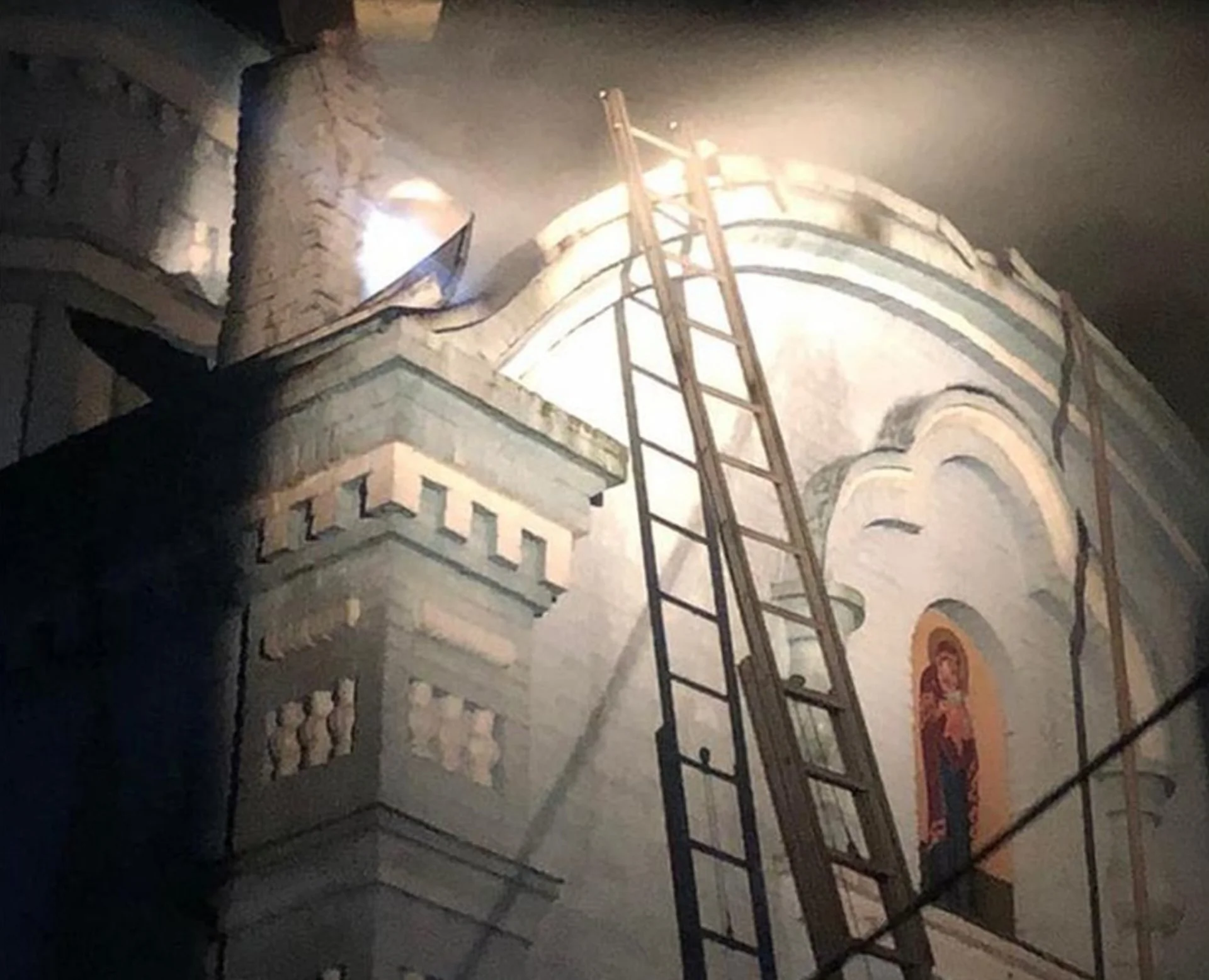 На Тернопільщині горіла старовинна церква, яка є пам'яткою архітектури