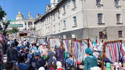 Прихильники московської церкви дійшли до Почаєва, незважаючи на заборону: що кажуть влада і правоохоронці?