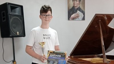 Юний піаніст з Тернополя здобув гран-прі на міжнародному мистецькому конкурсі