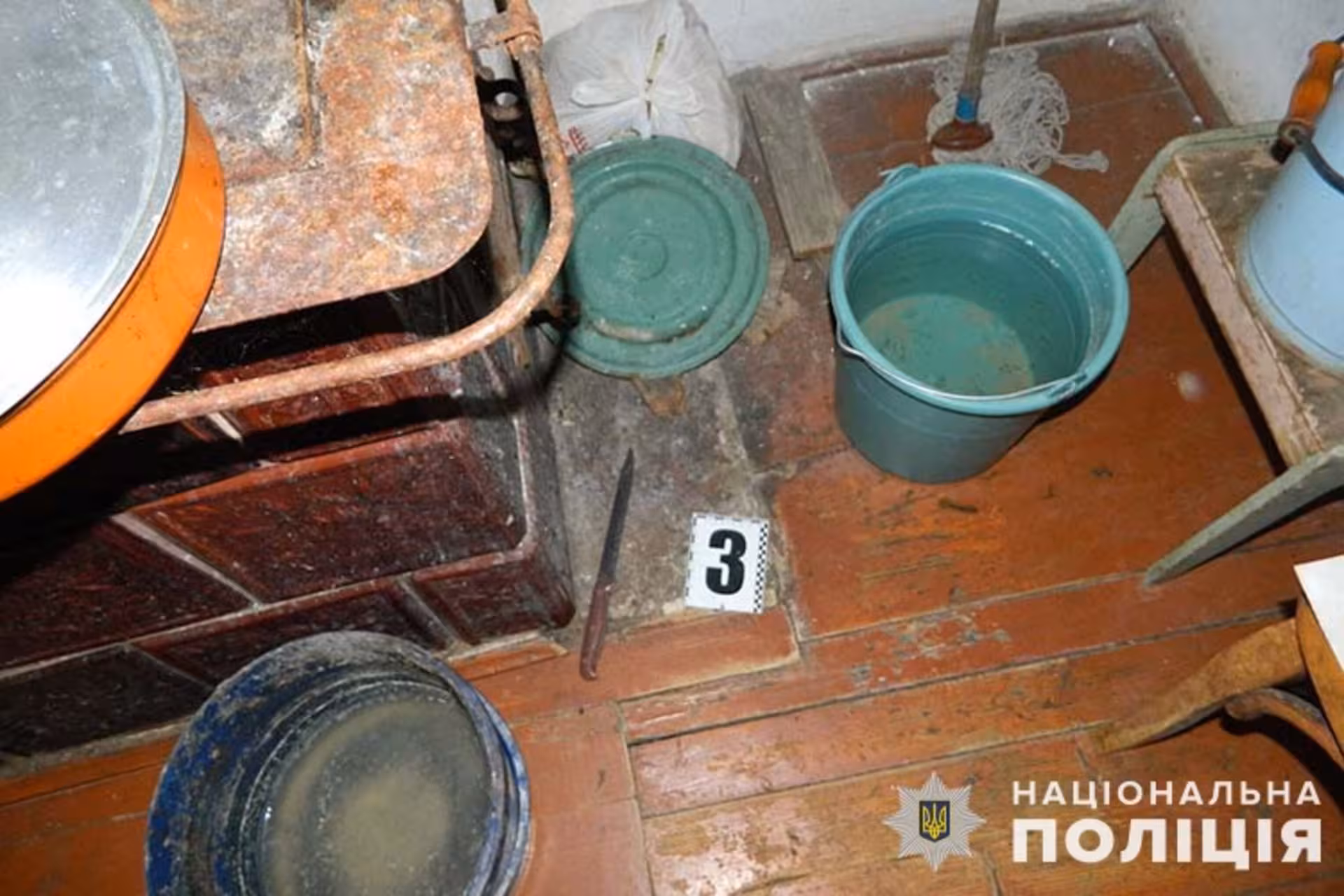 Розбійник з ножем пограбував сусіда