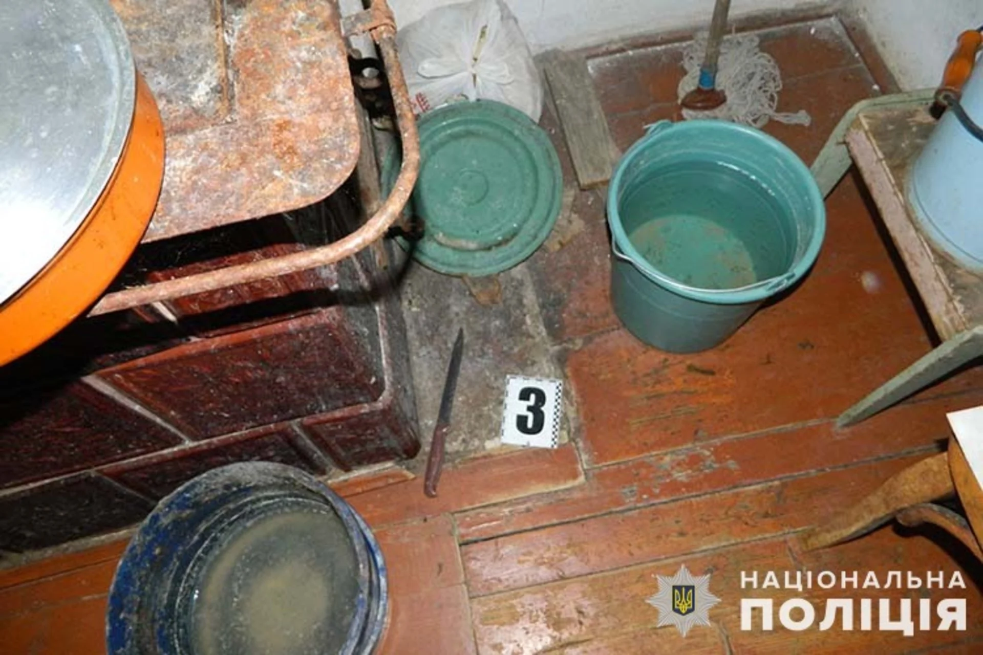 Розбійник з ножем пограбував сусіда
