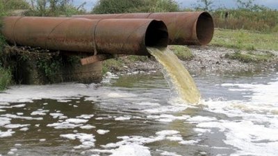 Отруїли річку стоками: підозрюють посадовця комунального підприємства